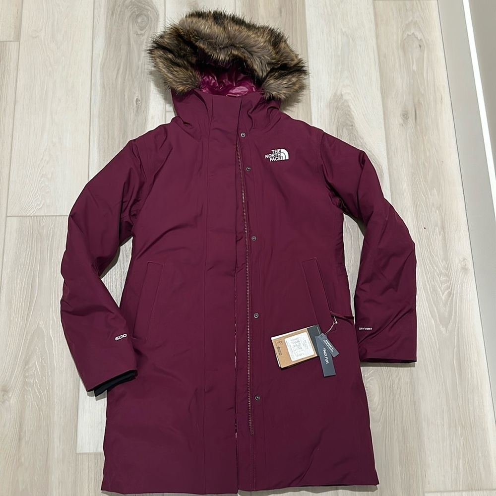 The North Face Womens Arctic Parka Boysenberry Sz Small NWT
